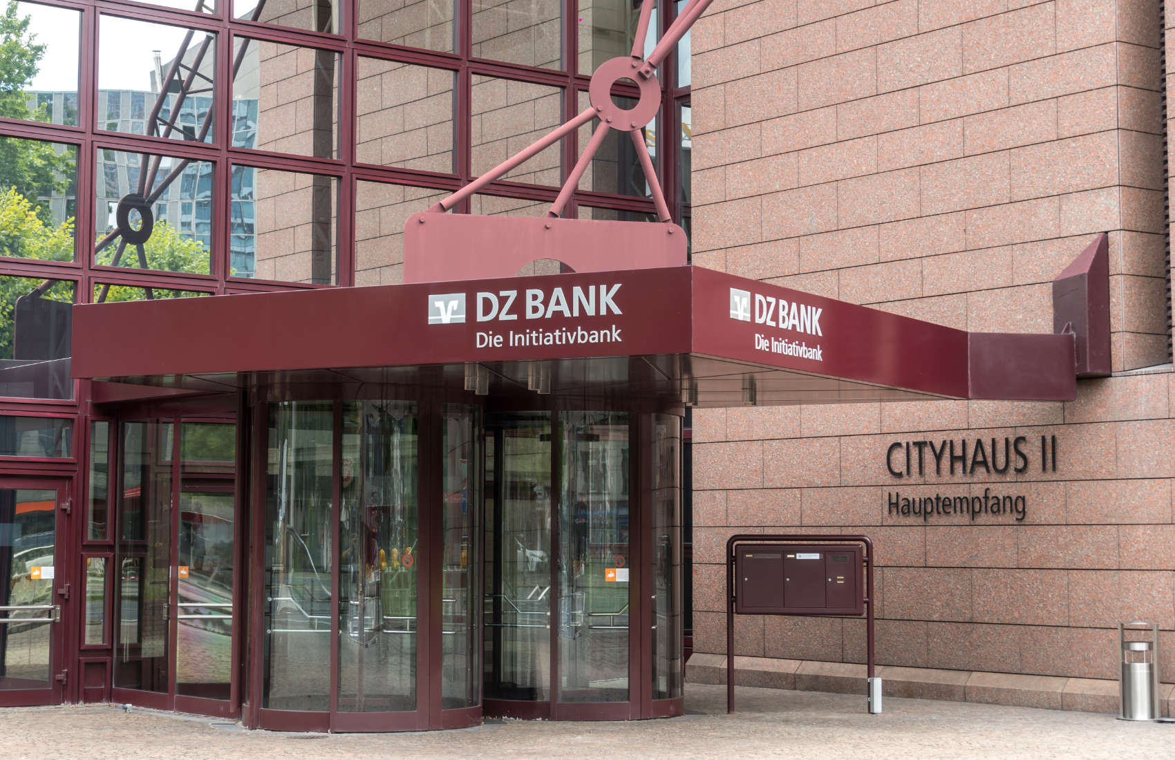 DZ Bank, ABN AMRO execute on-chain smart derivative contract - Ledger Insights - blockchain for enterprise