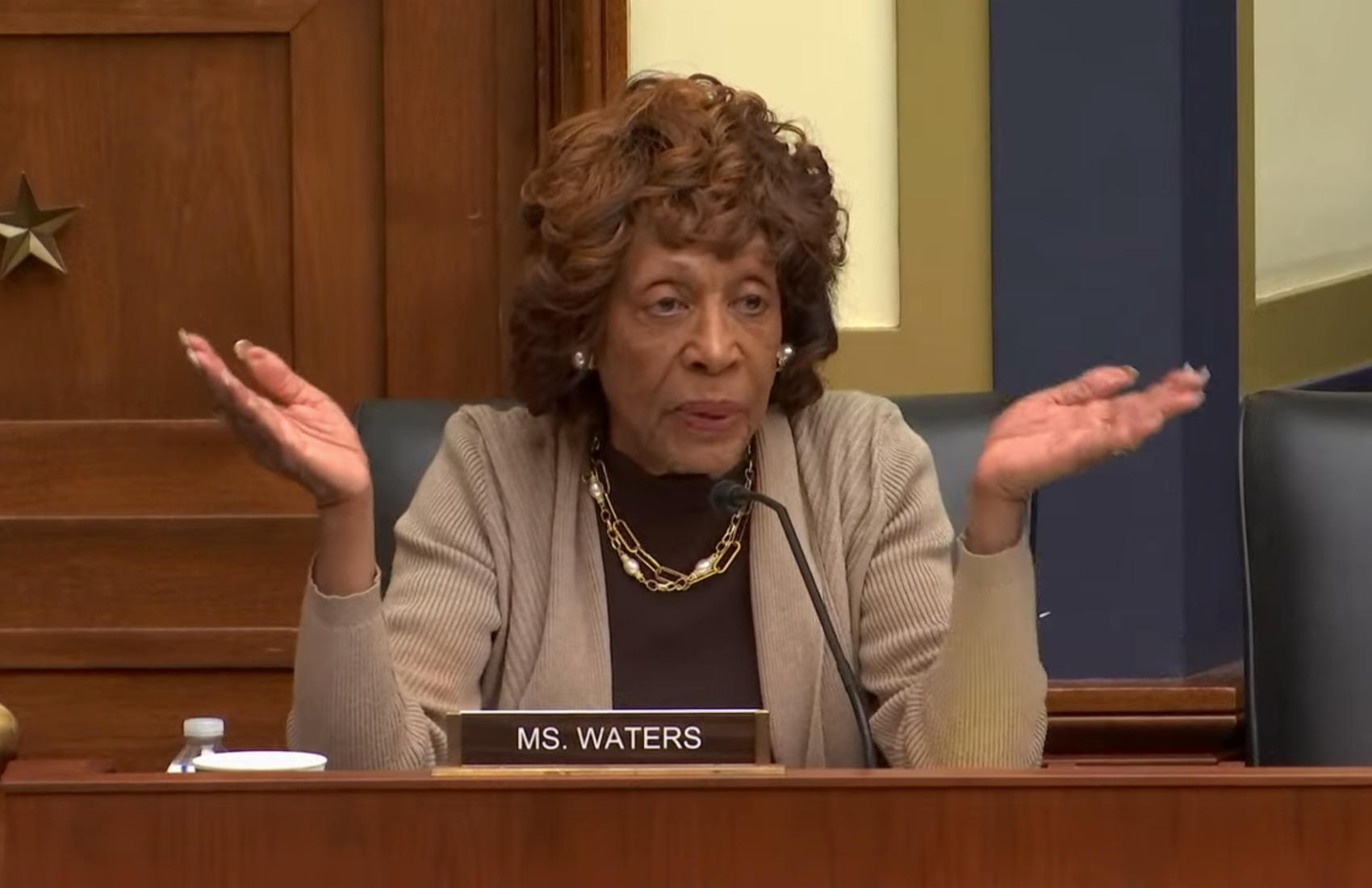 Democrats quiz Kansas City Fed on Kraken skinny account