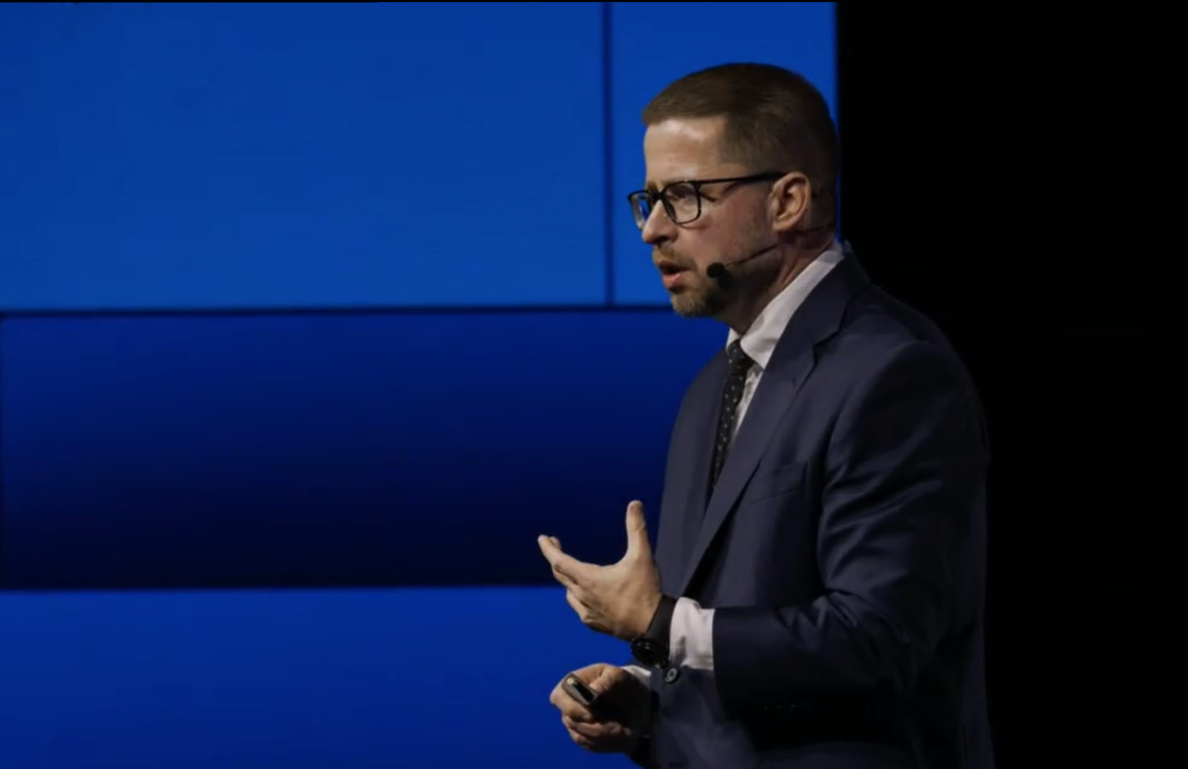 Czech central bank governor frames bitcoin as reserve diversifier, not revolution